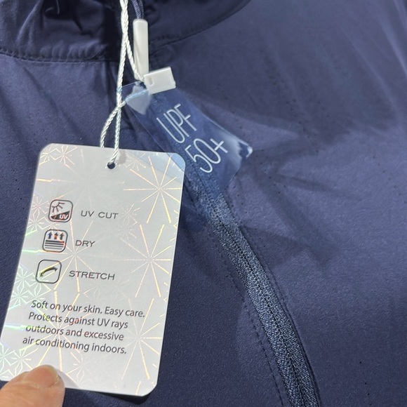 ALETEO WANG UPF 50+ moisture wicking,zip up,hip zip pockets,stretch,soft, light - Picture 10 of 12